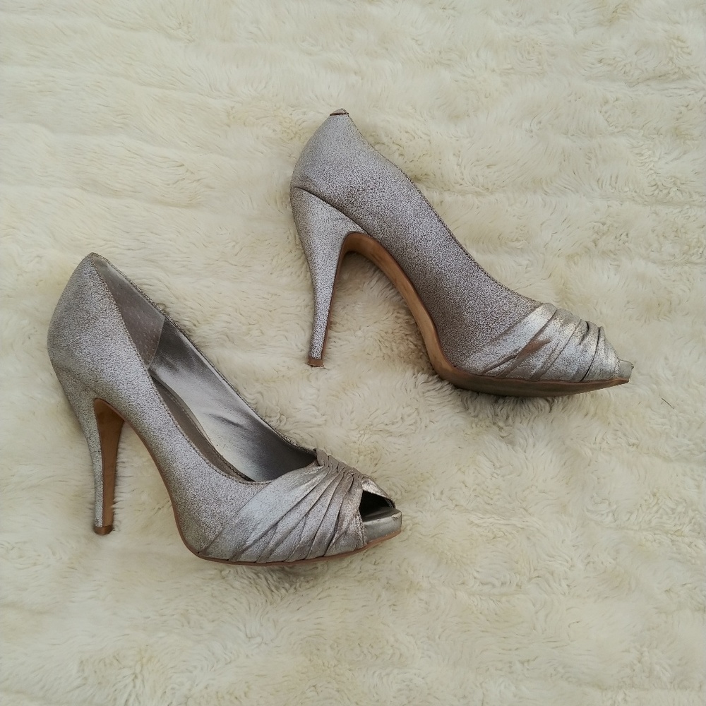 Silver Heels - image 1